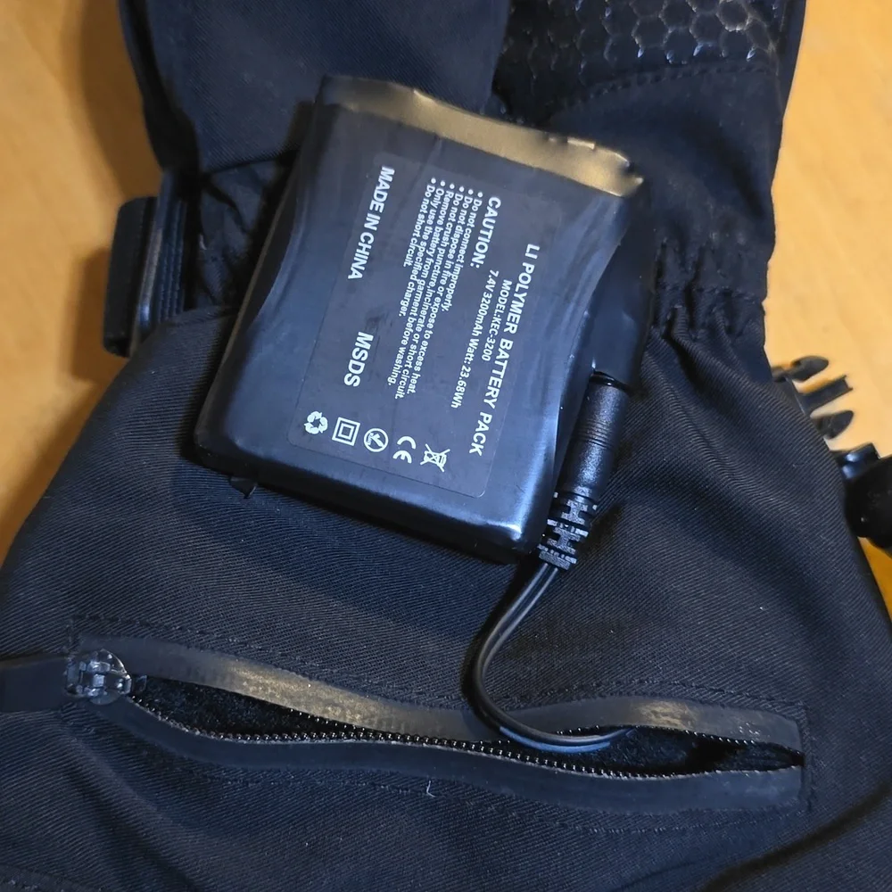 Black Heated Gloves with Charger Size Large - Picture 2 of 4